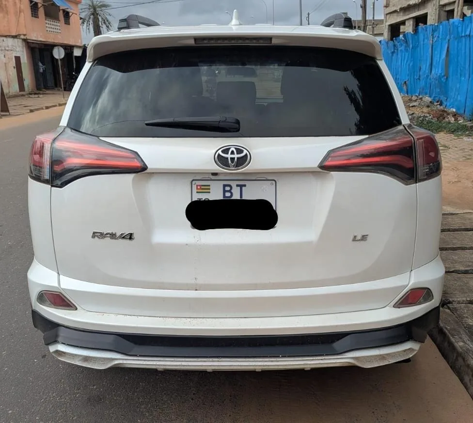 Toyota RAV4 LE 2016