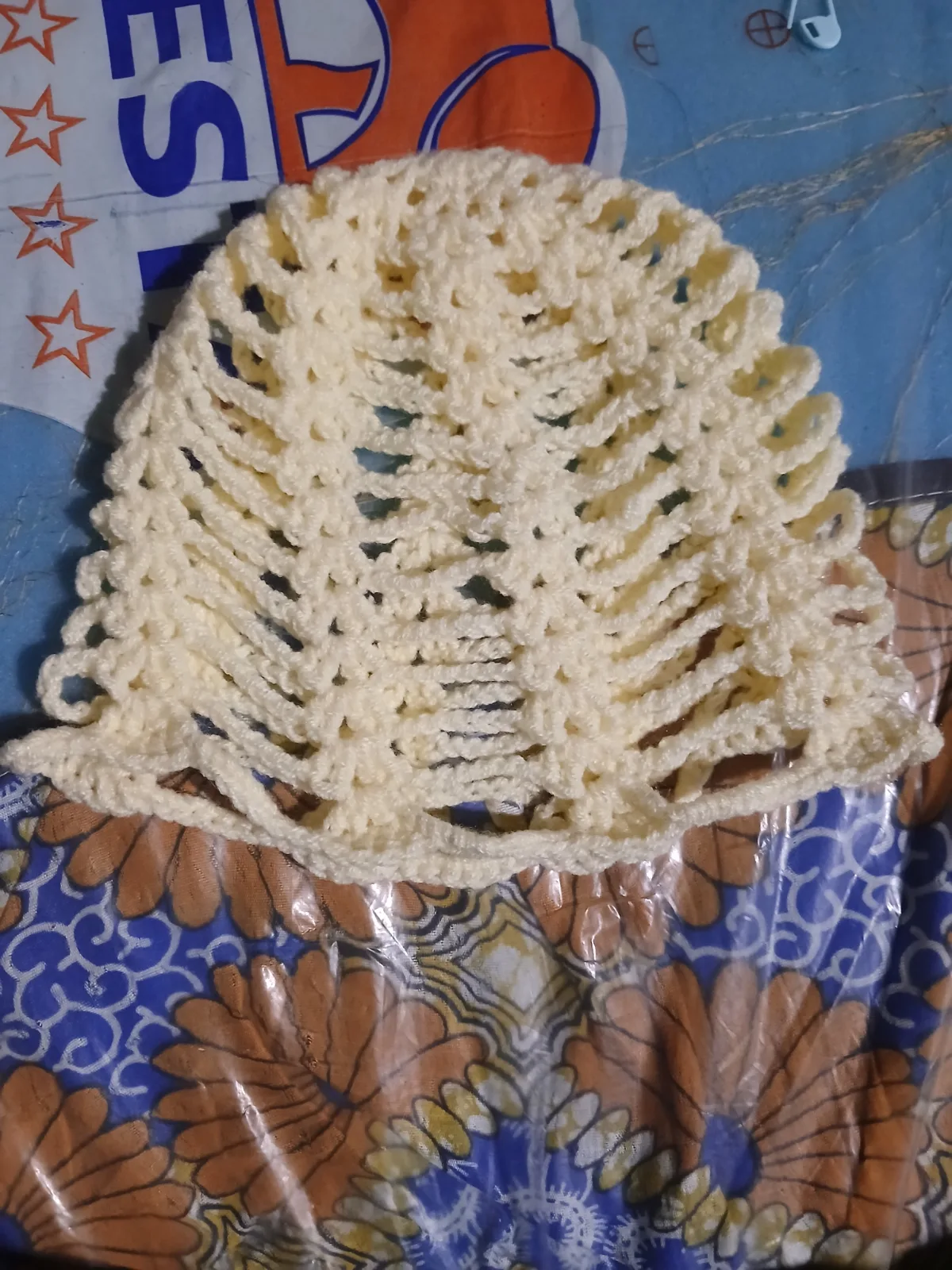 Bonnet en dentelle