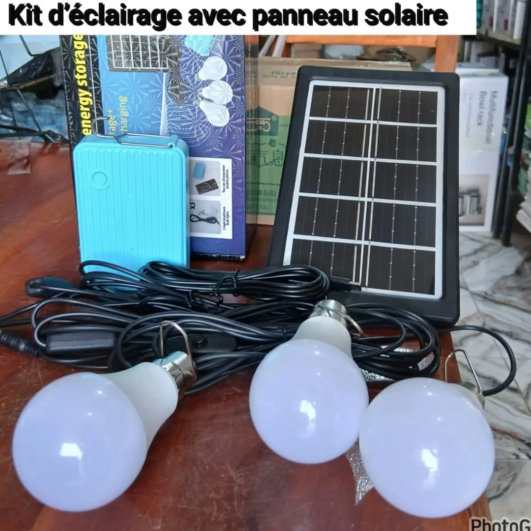 Kit d'éclairage à panneaux solaires